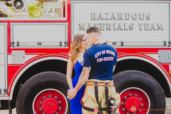 Miami Firefighter Engagement Session - Photography by Santy Martinez-10